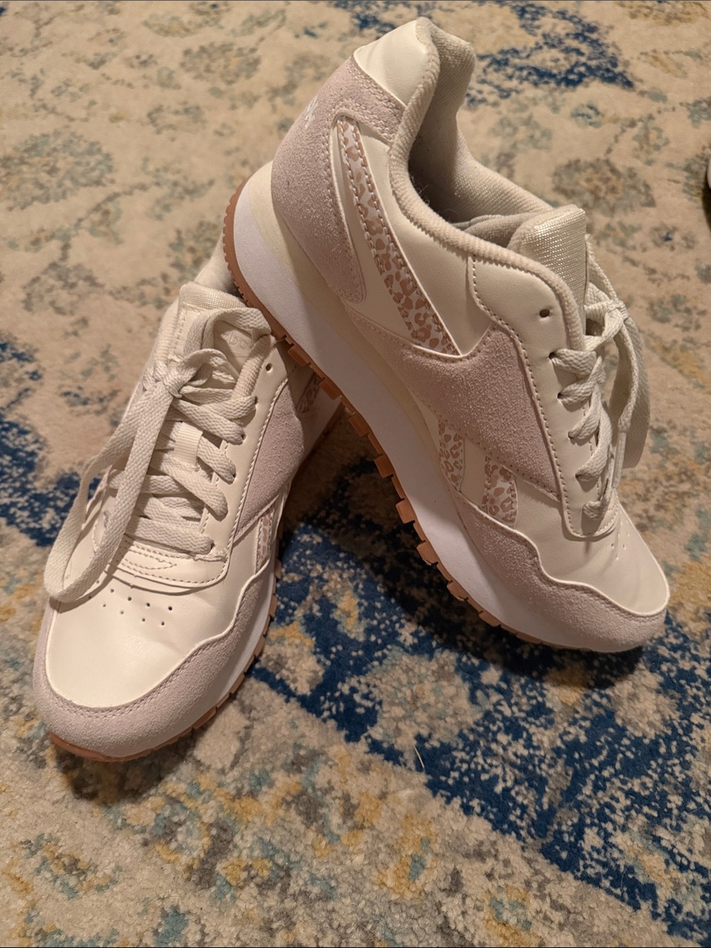 Reebok Women’s cream/white Leopard Accent Sneakers size 8